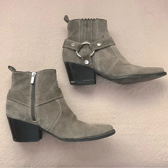 Marc Fisher Mlhalie Ankle Boot-Gray-Suede-Womens 8-Harness-Moto-Punk-Grunge-EUC - Picture 2 of 10
